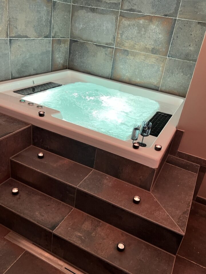 Private Spas mit Whirlpool und Sauna im VEEN SPA